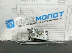 Замок двери передней правой Lincoln Town Car 1