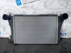 Интеркулер Volkswagen Tiguan 5N1 CAW