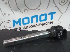 Катушка зажигания Audi A4 B8 CDH