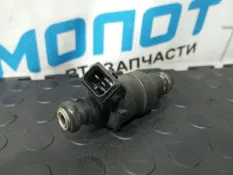 Форсунка топливная Lincoln Town Car 1 ПОКОЛЕНИЕ