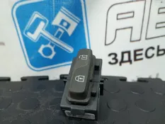 Кнопка центрального замка правая Volvo XC60