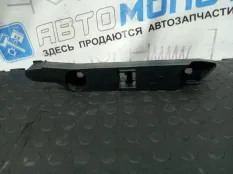 Кронштейн бампера передний левый