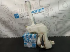 Бачок омывателя Peugeot 3008 5F02 2011