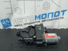Моторчик стеклоподъемника задний правый Hyundai