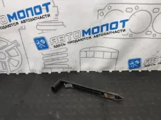 Кронштейн фары Volvo XC60 DZ47 B4204T7 2013—2017