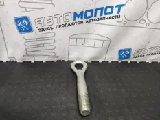 Петля буксировочная Nissan Teana J32 VQ25DE 2011