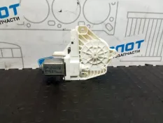 Моторчик стеклоподъемника задний правый Audi A6 C7