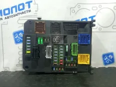 Блок предохранителей Citroen C4 С7 HNY HN01