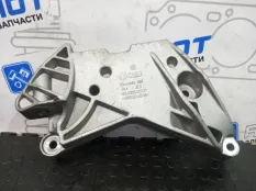 Опора ДВС правая Audi A3 8PA CDA