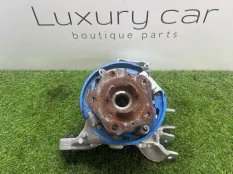 Кулак Porsche Taycan Turbo
