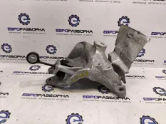 Кронштейн двигателя правый Audi Q8 4M 2022