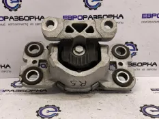 Подушка крепления двигателя Land Rover LR024738