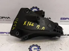 Кронштейн двигателя левый Mercedes-Benz GLS X166