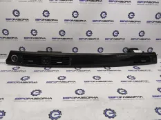 Декоративная накладка торпедо правая верхняя BMW 3