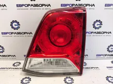 Фонарь крышки багажника правый Toyota Land Cruiser