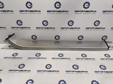 Накладка внутренняя на порог передняя левая