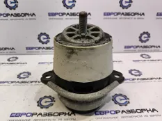 Подушка крепления двигателя Volkswagen Touareg