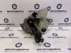 Кронштейн двигателя левый BMW 8 G14/G15/G16 LCI