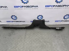 Обшивка центральной стойки правая нижняя Bentley