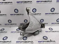 Кронштейн двигателя правый Bentley Continental GT