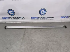 Крепление шторки багажника правое Bentley Bentayga