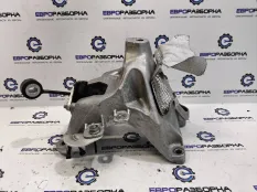 Кронштейн двигателя правый Audi A5 F5 рест. F53