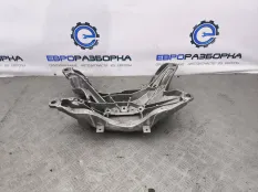 Кронштейн коробки (балка кпп) Bentley Bentayga