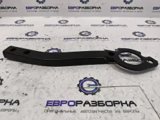Кронштейн (крепление) правый Bentley 3 3SD804416A