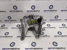 Кронштейн двигателя правый Bentley Bentayga рест.