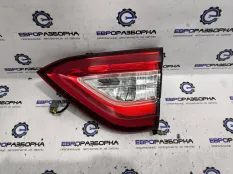 Фонарь крышки багажника правый Maserati Levante