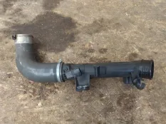 Патрубок интеркулера Volvo XC90 2 2019 31686412
