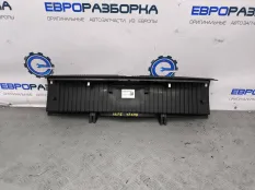 Накладка внутренняя на заднюю панель кузова Audi