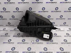 Корпус воздушногo фильтра Land Rover 2 LR062607