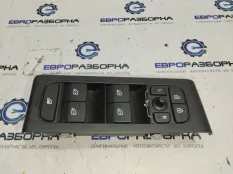 Блок кнопок стеклоподъемника Volvo XC40 2020