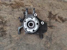 Кулак задний правый Volvo XC90 2 2018 31658320