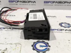 Разъем AUX / USB Mercedes-Benz X W470 2018