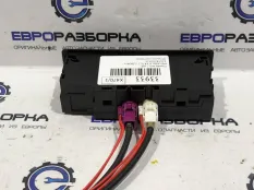 Разъем AUX / USB Mercedes-Benz X W470 2018