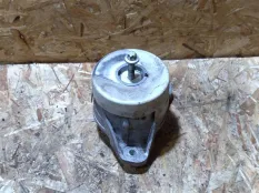 Кронштейн двигателя правый Mercedes-Benz E W213