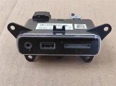 Разъем AUX / USB Jeep Grand Cherokee 4 рест. WK2