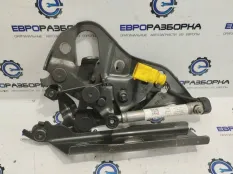 Петля капота правая Audi Q7 4M 2018 4M0823302