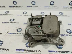 Кронштейн коробки (балка кпп) Audi Q8 4M 4M8 2021