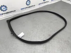 Уплотнитель двери передней правой BMW F06