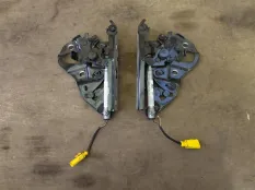 Петля капота Audi Q7 4M рест. 2020 4M0823301C