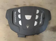 Декоративная крышка двигателя Maserati Levante