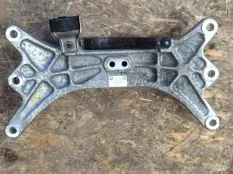 Кронштейн коробки (балка кпп) Maserati 6 670001738