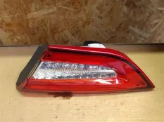 Фонарь крышки багажника правый Maserati 6