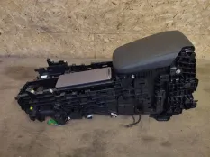 Центральный подлокотник Land Rover 2 рест.