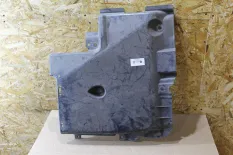 Защита топливного бака правая Land Rover LR061103