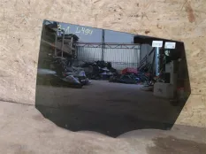 Стекло двери задней левой Land Rover 2 LR043954