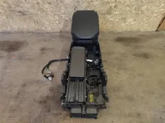 Центральный подлокотник Land Rover 2 LR044748